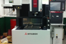 CNC鏡面放電加工機